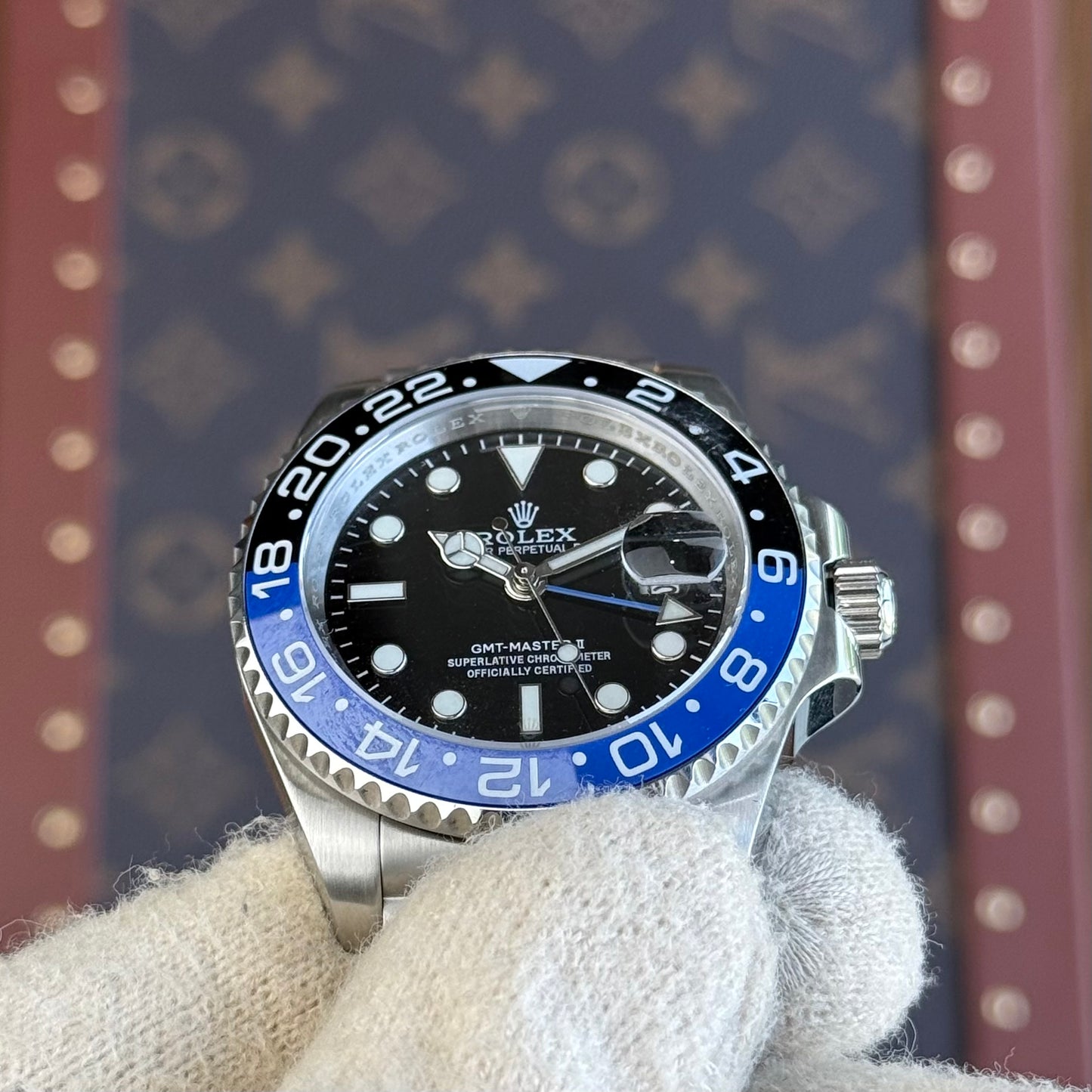 GMT-Master II "Batgirl" Oystersteel - Black Dial Blue & Black Bezel Jubilee