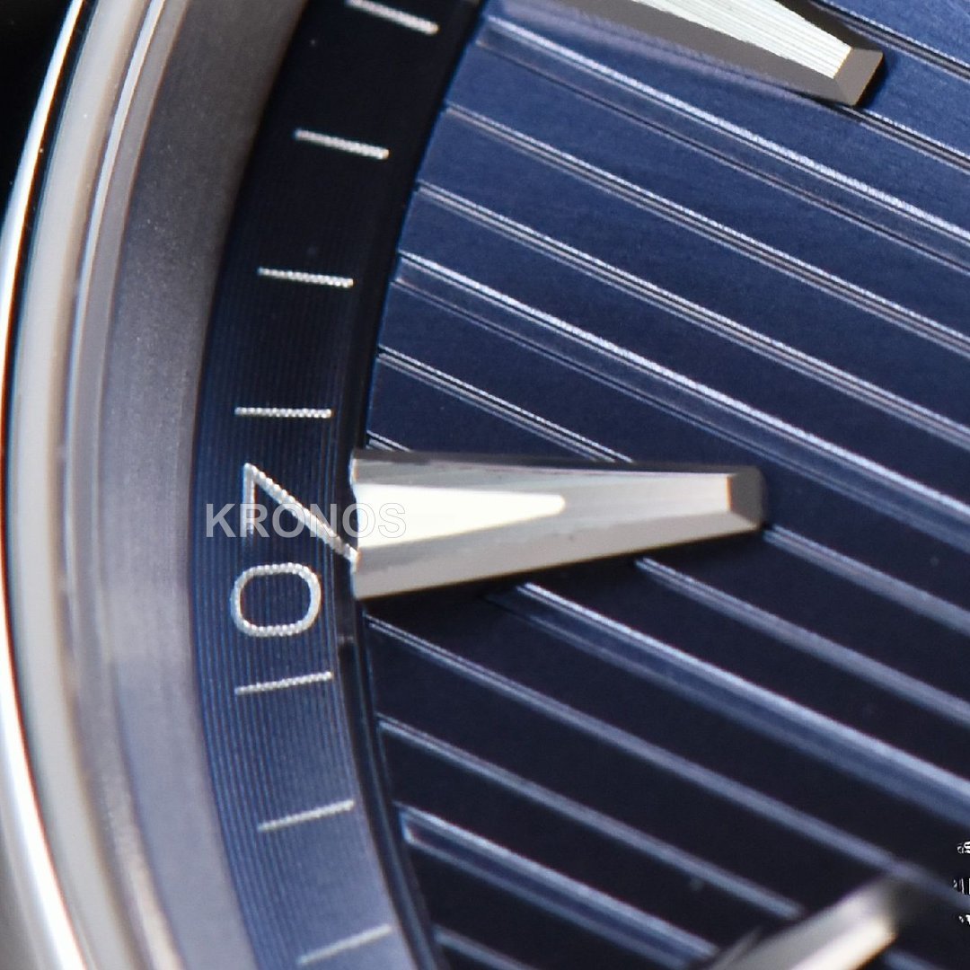 Aqua Terra 150m 41mm Dark Blue Dial Silver Hand Silver - Authentic Movement