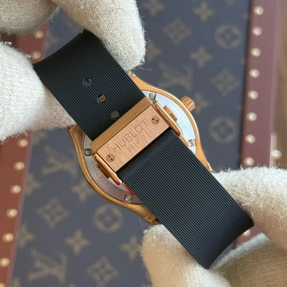 Detalle de maquinaria auténtica Classic Fusion King Gold Kronos Relojes