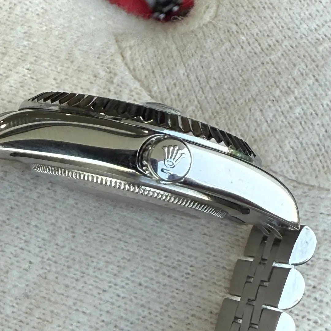 Esfera blanca romana Datejust inspirado lujo Kronos detalle