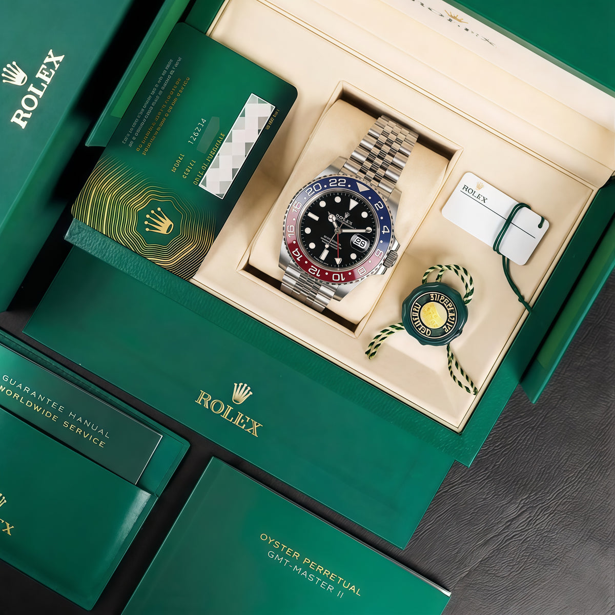 GMT-Master II "Pepsi" Oystersteel - Black Dial Blue & Red Bezel Jubilee