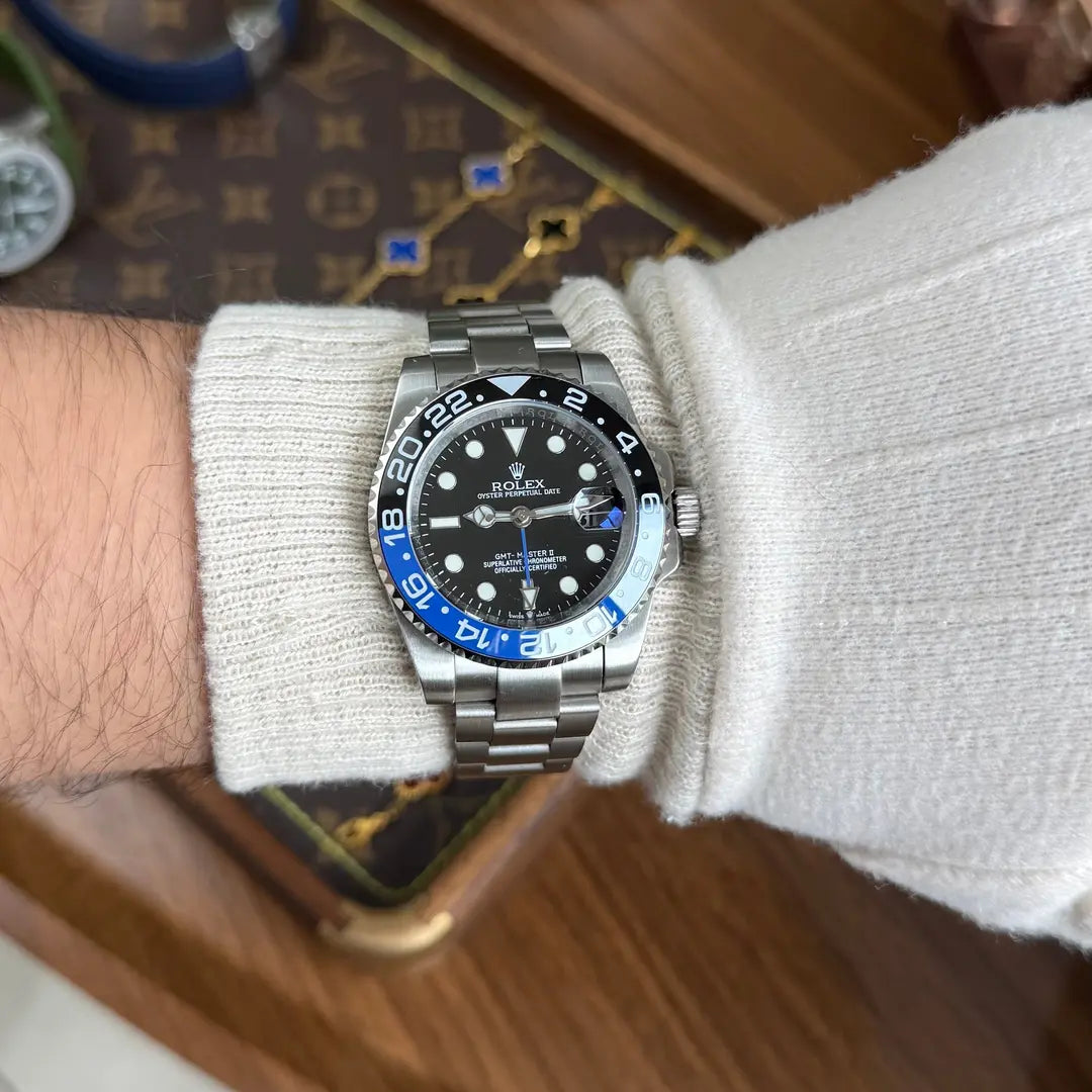 Detalle bisel negro y azul GMT-Master II Batman Oystersteel Kronos Relojes