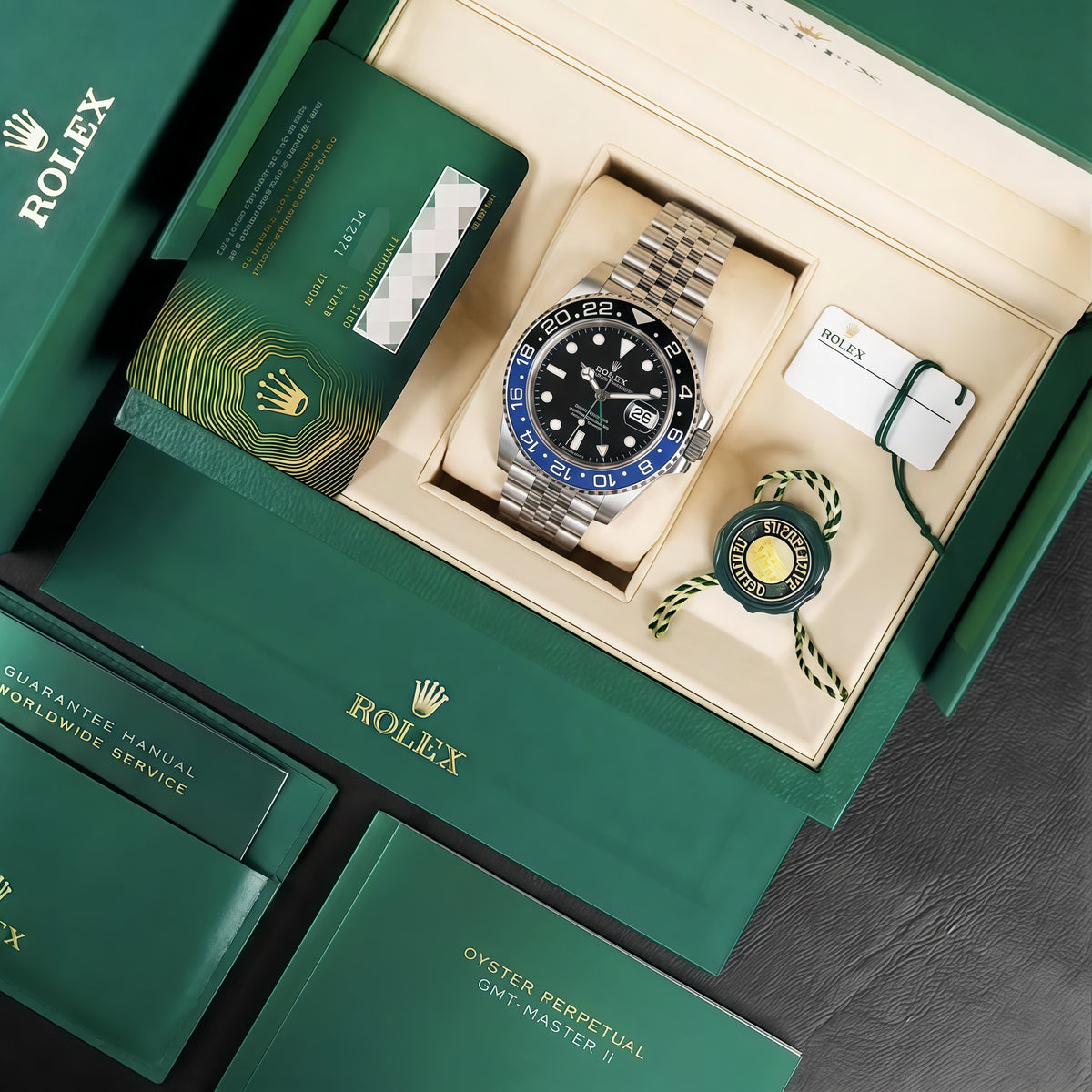 GMT-Master II "Batgirl" Oystersteel - Black Dial Blue & Black Bezel Jubilee