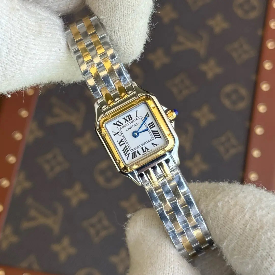 Panthère Two-Tone Lady White Dial vista frontal Kronos maquinaria auténtica