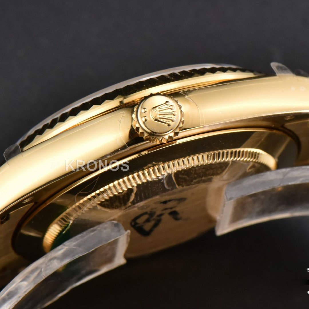 Day-Date 40mm Green Dial - Authentic Movement