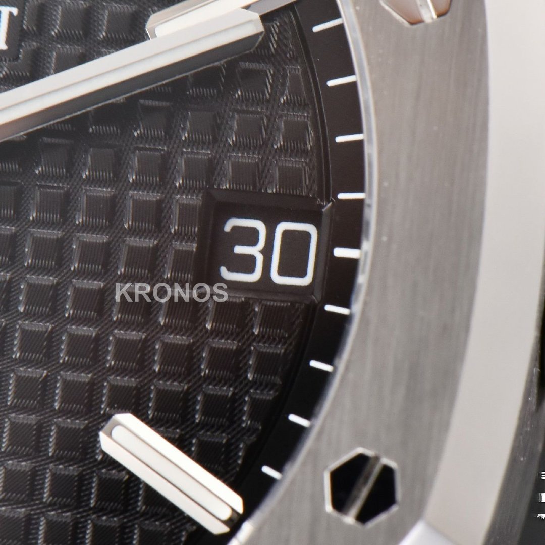 Royal Oak 41mm Black Textured Dial - Authentic Movement