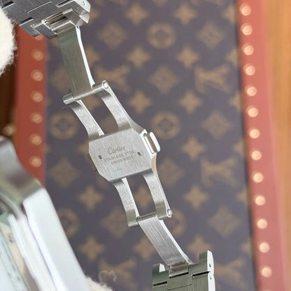 Reloj de lujo accesible Santos Steel White de Kronos