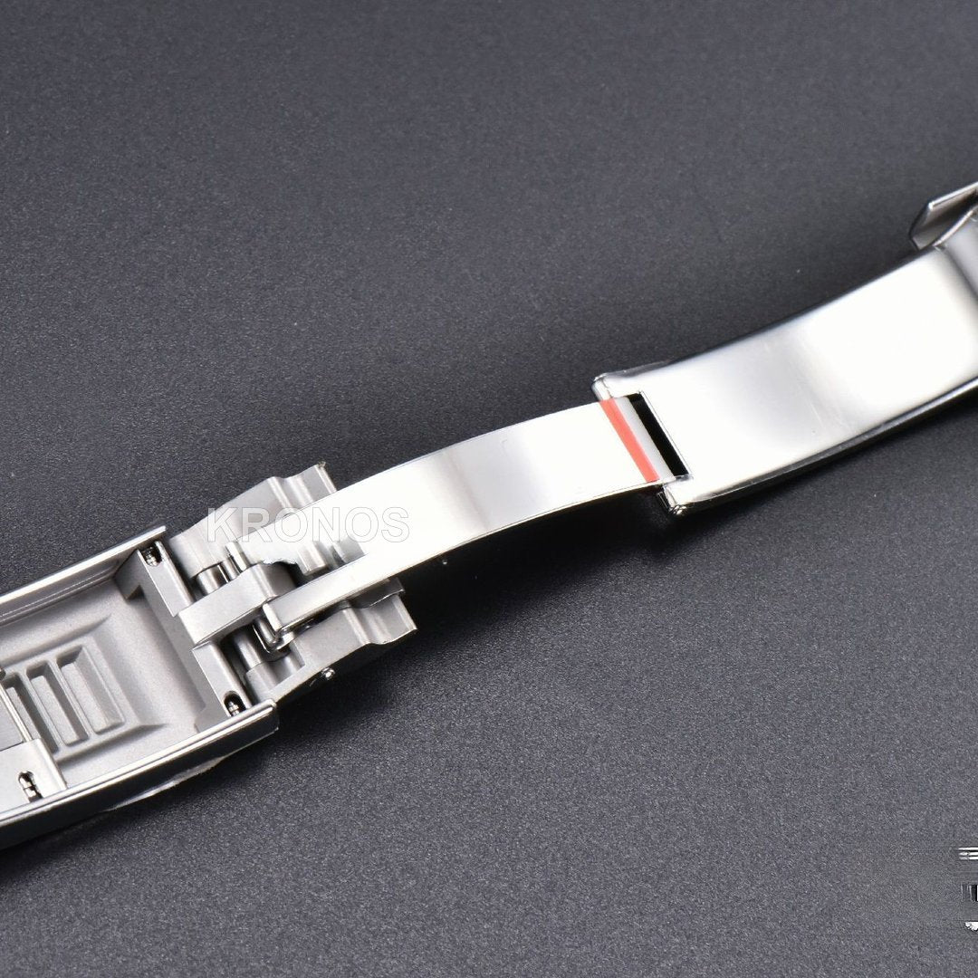 Yacht Master 42mm Falcon's Eye Dial On Black - Authentic Movement